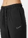 black-3.webp